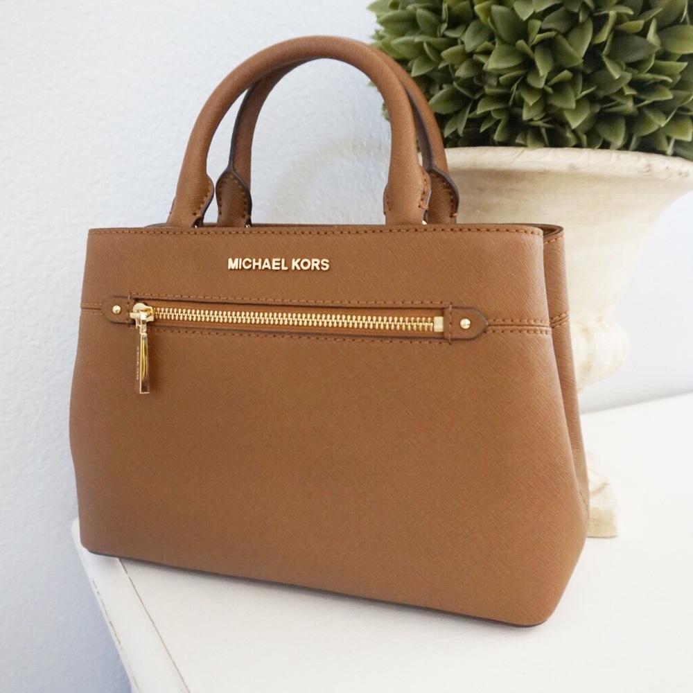 ⭐️MICHAEL KORS HAILEE LUGGAGE SATCHEL⭐️